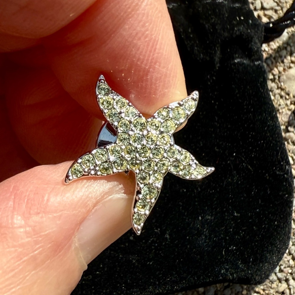 SWAROVSKI Starfish Tack/Lapel Pin~Retired 2007~Swan Logo~New In Excellent Cond.